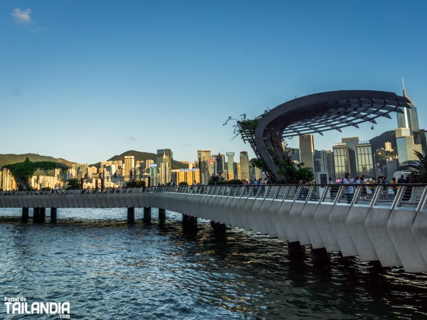 Paseando sobre el mar en Hong Kong