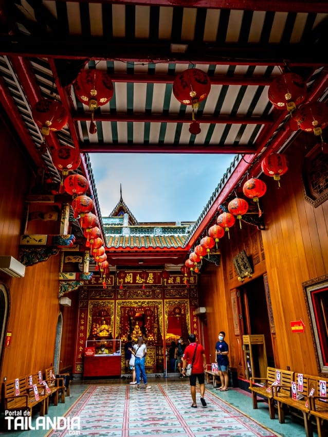 Conociendo el Wat Mangkon de Bangkok