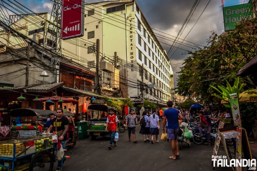 Explorando la zona de Khao San Road en Bangkok