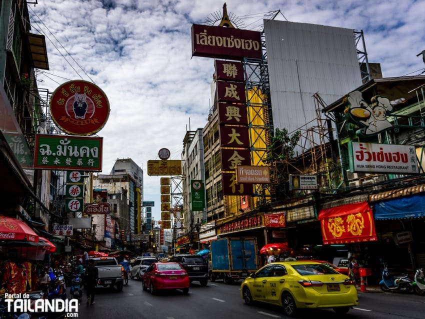 Paseando por la calle de Yaowarat en Bangkok