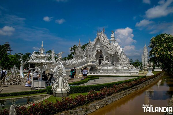 Visita templo blanco de Chiang Rai.jpg