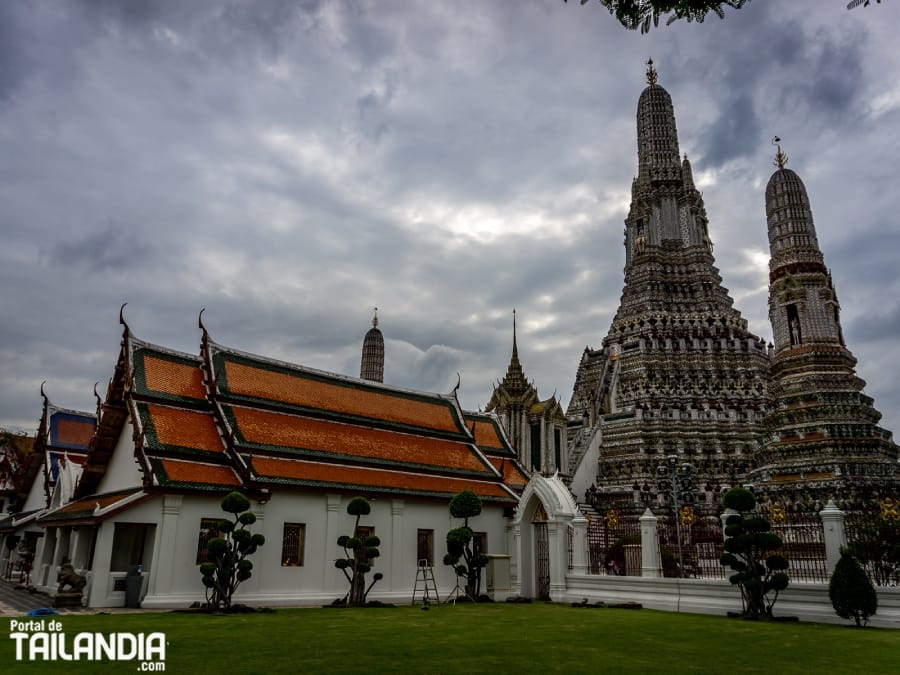 Atardecer en el Wat Arun de Bangkok