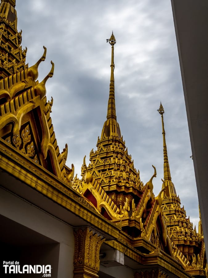 Descubriendo el Wat Ratchanatdaram de Bangkok