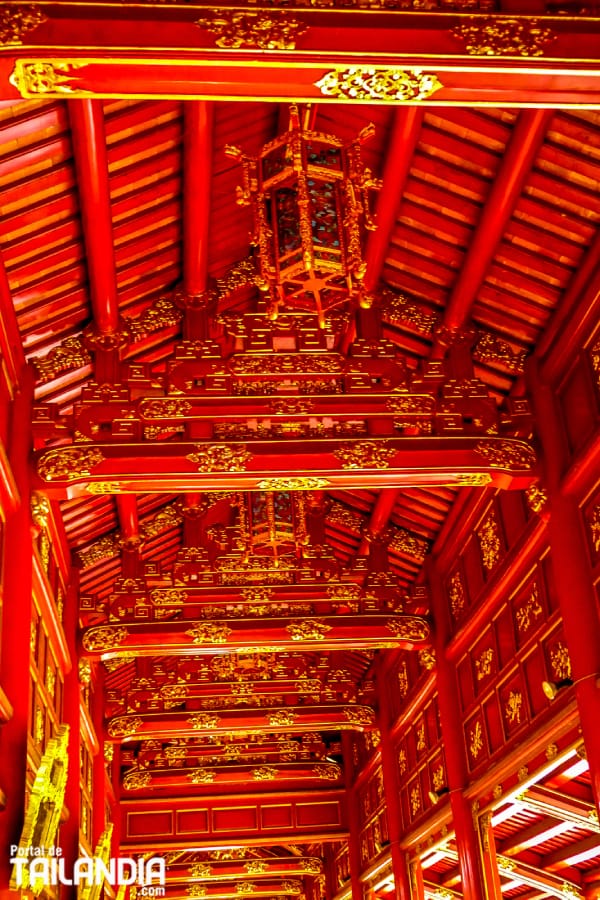 Interior de la ciudad amurallada de Hué