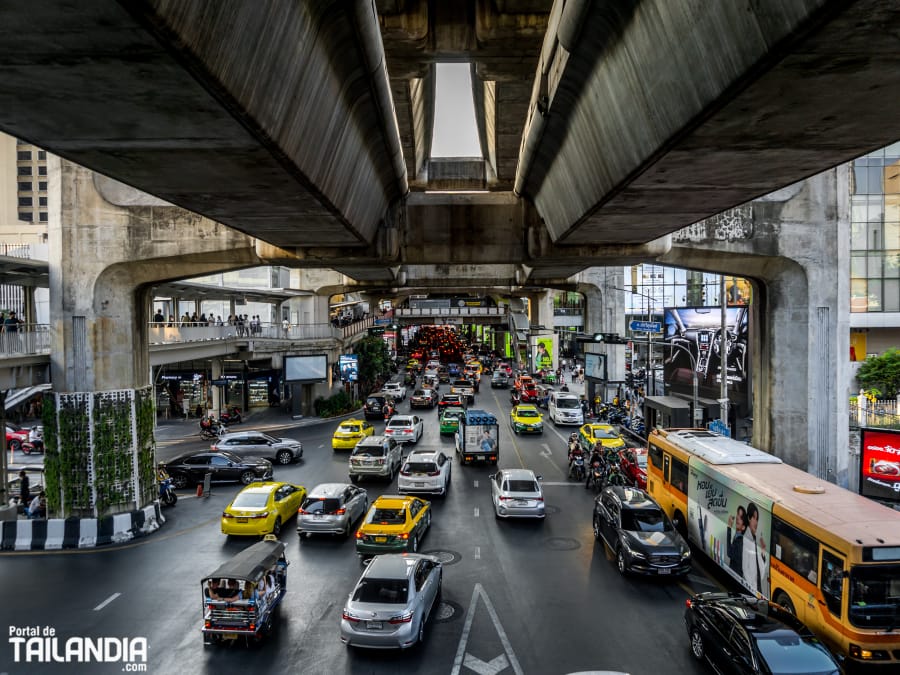 La calle de Sukhumvit empieza en Siam