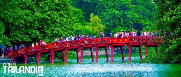 Puente Lago Hoan Kiem de Hanói