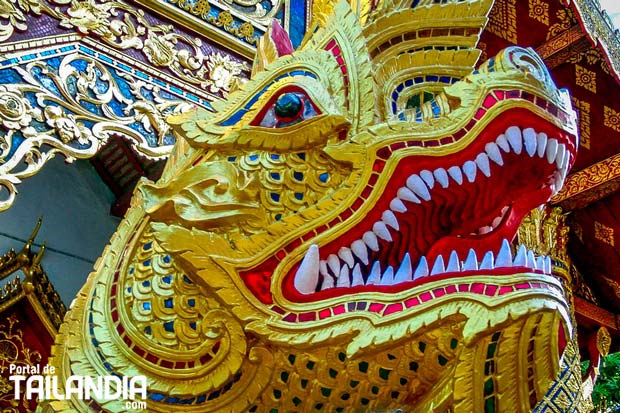 Serpiente Naga templo Tailandia