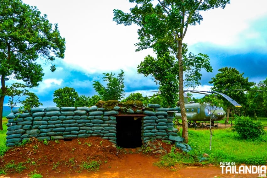 Bunquer en museo de guerra de Vietnam