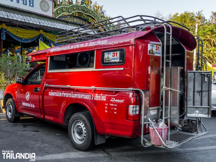 Red trucks en Chiang Mai