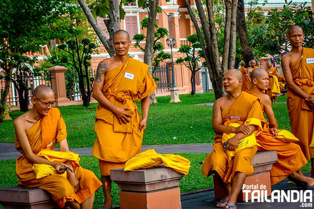 Monjes budistas Tailandia