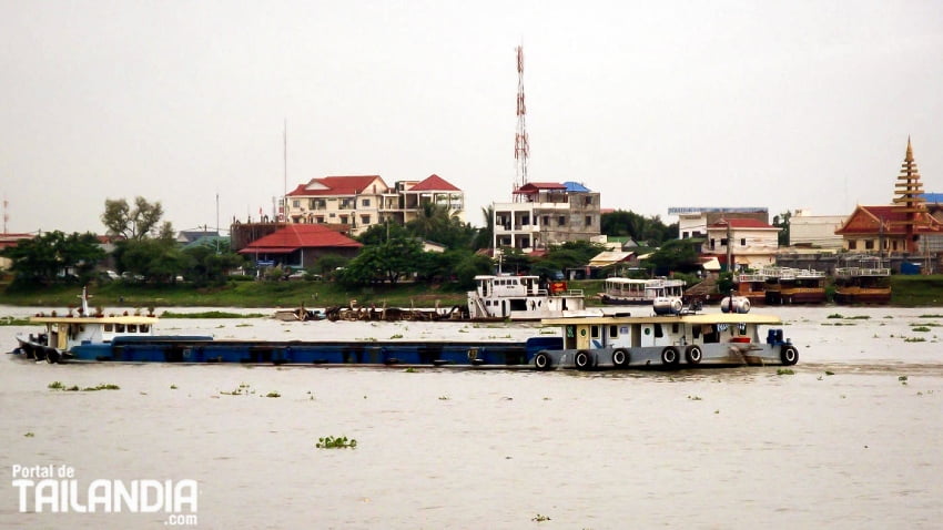 Barcos de Phnom Penh a Siem Reap