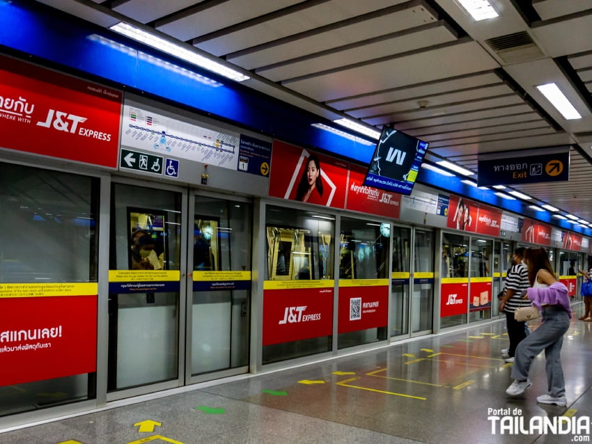 Como moverse por Bangkok en metro