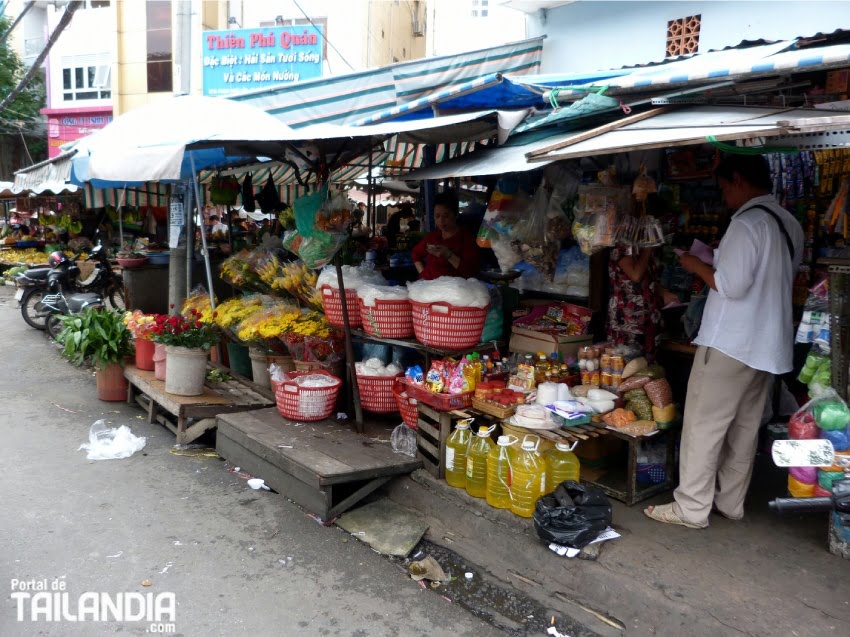 Comprando en Mercado Thai Binh