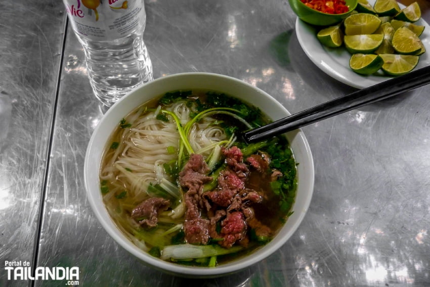 Pho en las calles de Hanói