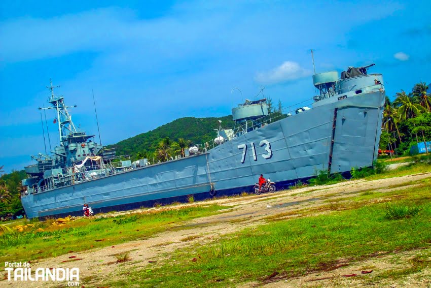 Barco militar en Tailandia