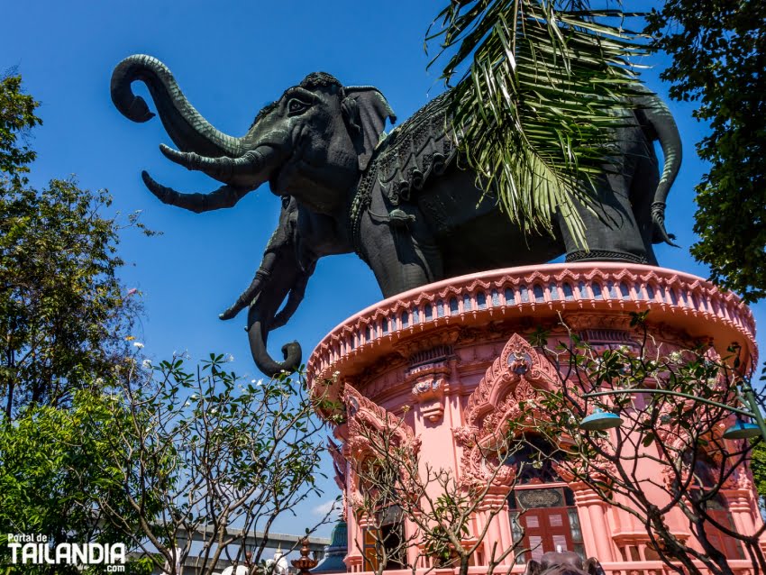 Chang Erawan elefante de 3 cabezas en Bangkok