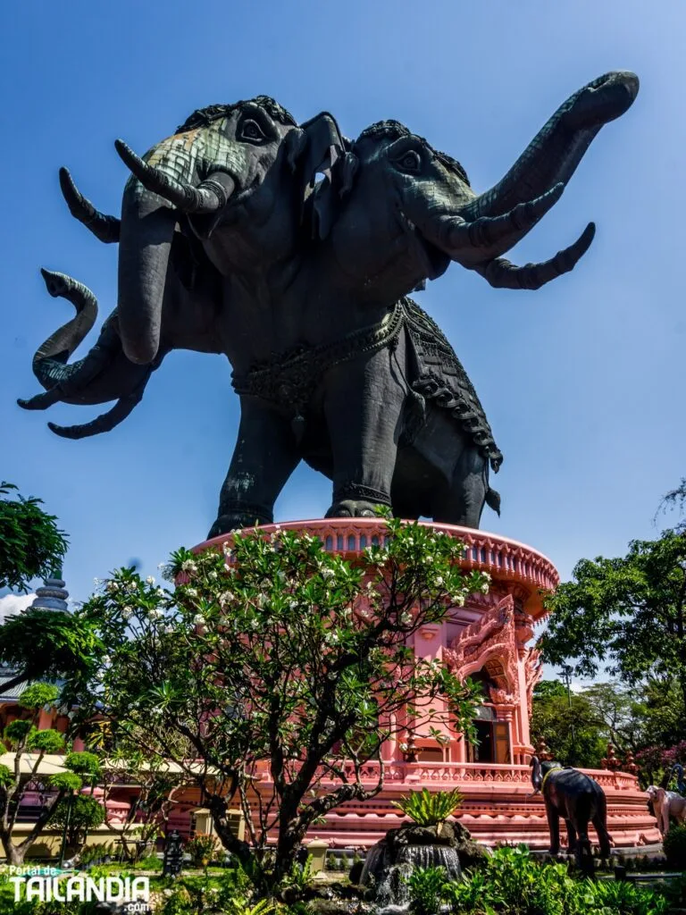 Elefante de 3 cabezas en Bangkok