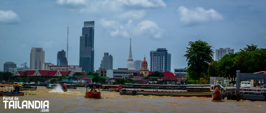 Explorando la capital de Tailandia con barca