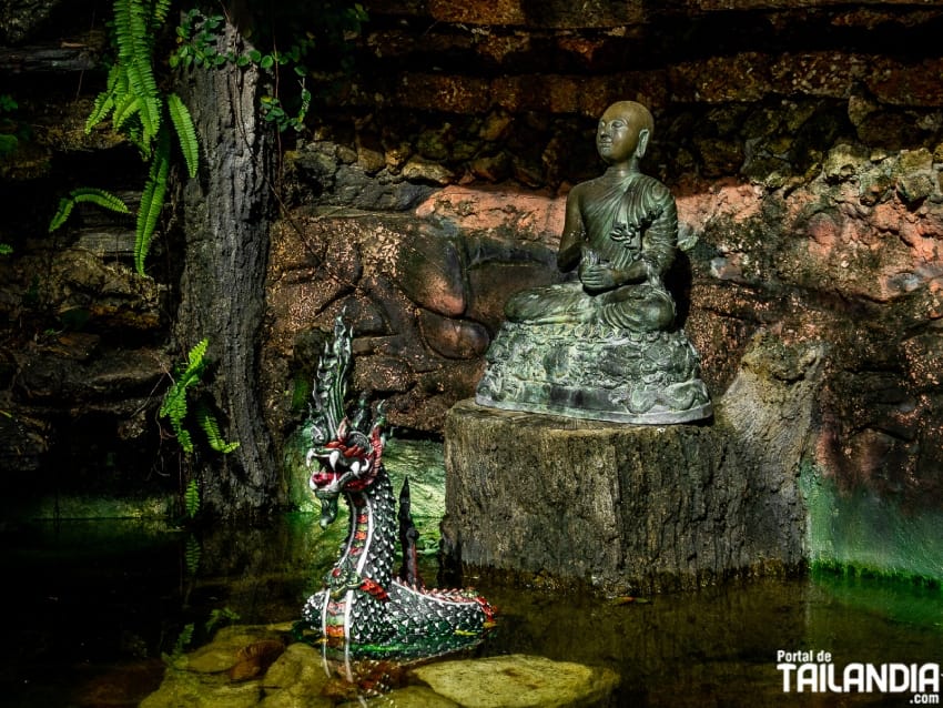 Subiendo al Wat Saket de Bangkok