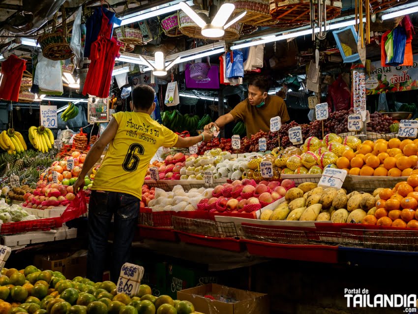 Vendiendo fruta en Tailandia