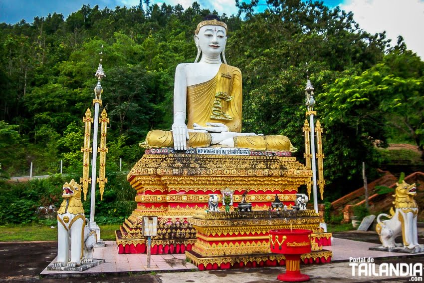 Buda de Wat Phra Non en Mae Hong Son