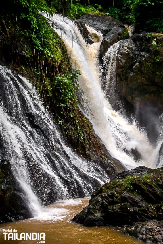 Cascada Mae Hong Son