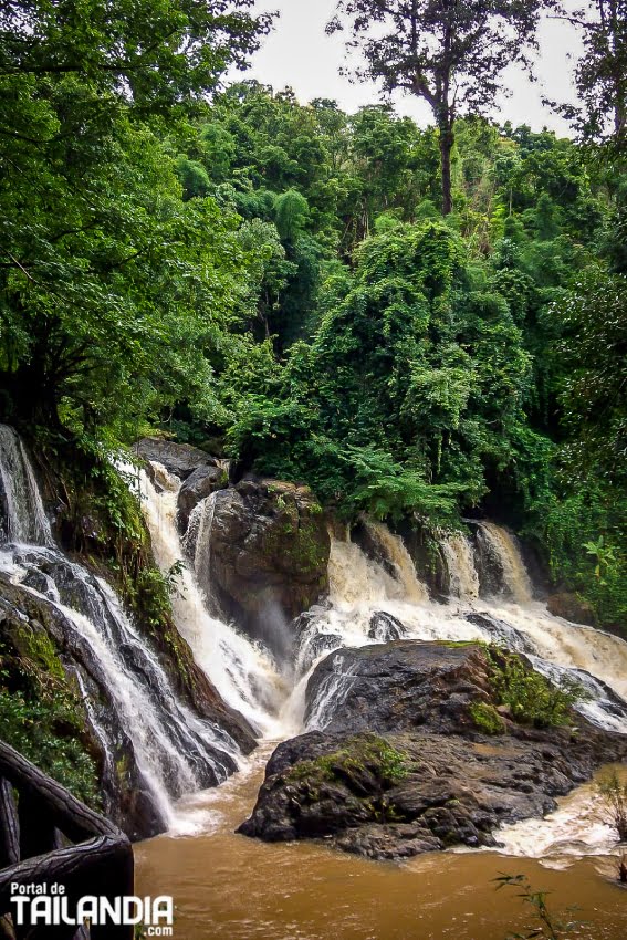 Cascada de Mae Hong Son en Tailandia