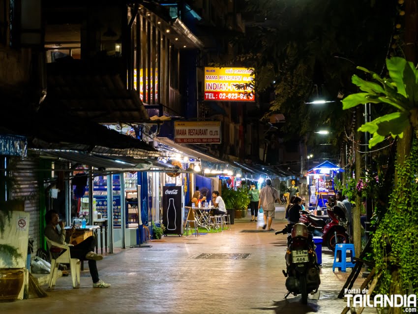 Recorriendo la capital de Tailandia en busca de cena