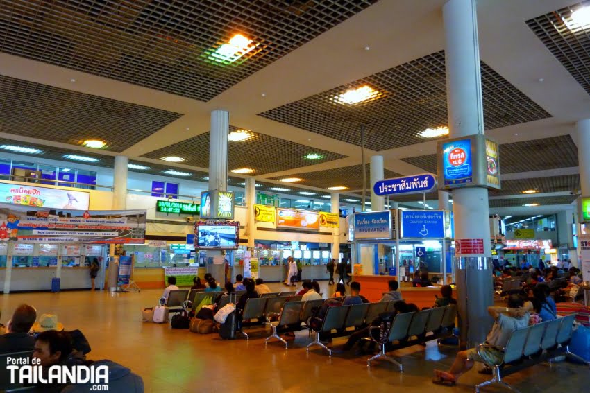 Interior estación de autobuses de Mo Chit