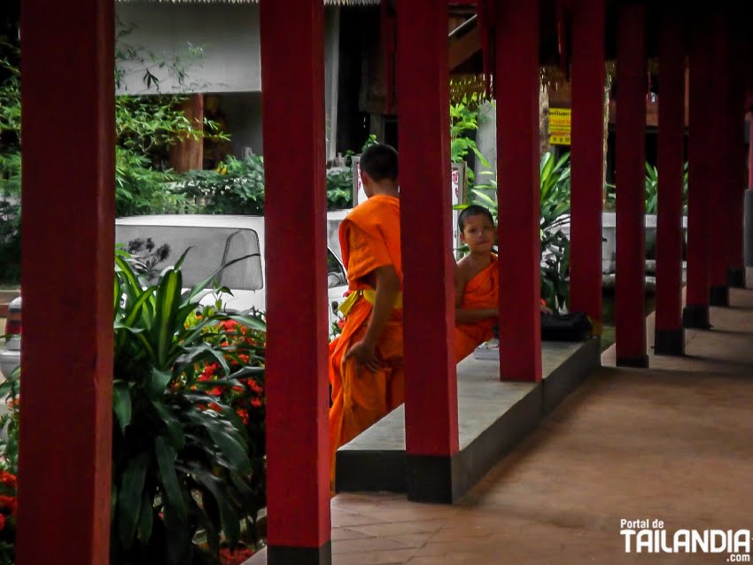 Monjes en Wat Kam Ko de Mae Hong Son