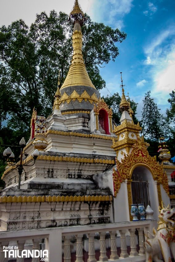 Pagoda templo Wat Kam Ko en Mae Hong Son