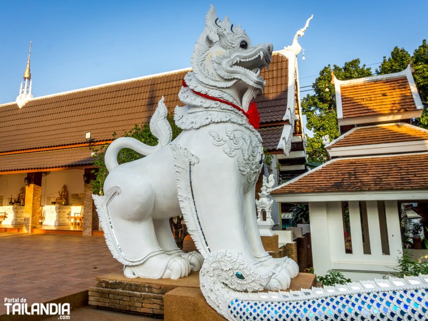 Paseando por Wat Yang Kuang en Chiang Mai