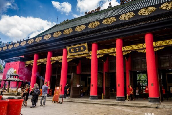 Templo budista Che Kung de Sha Tin en Hong Kong