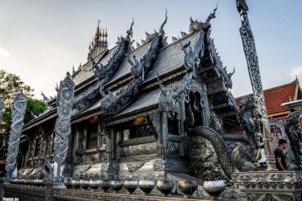 Templo de plata de Chiang Mai, el Wat Sri Suphan