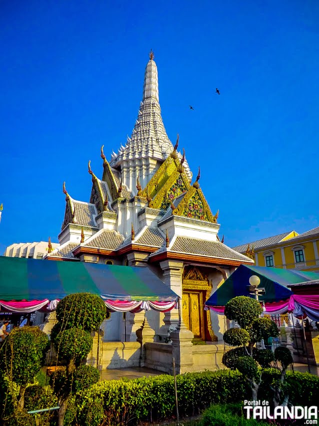 Visitando el Pilar de Bangkok