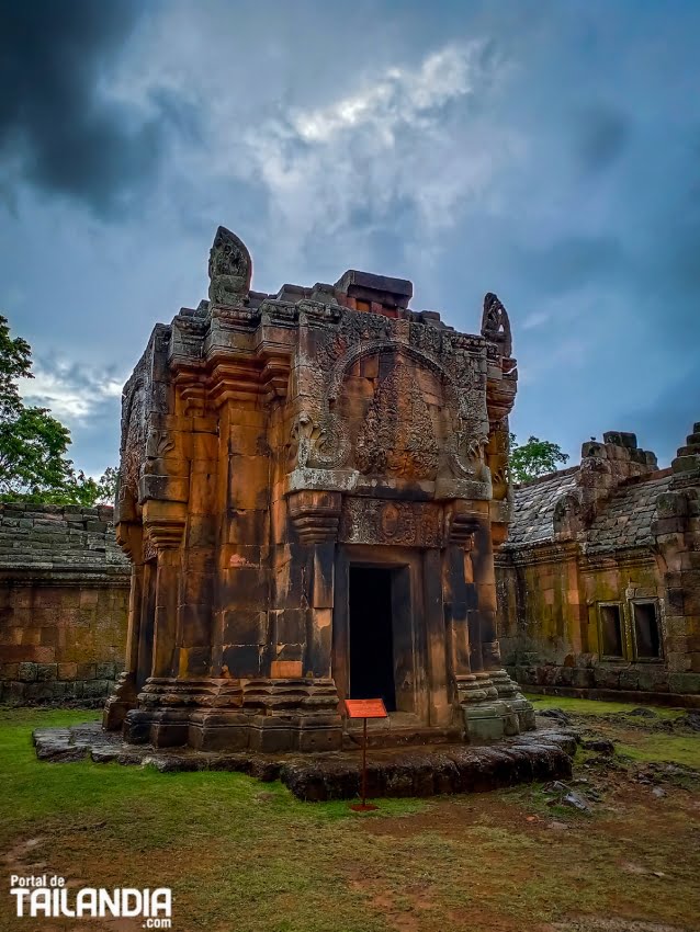 Explorando las ruinas de Phanom Rung