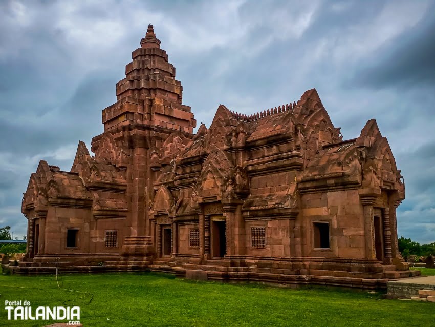 La réplica de Phanom Rung en estadio de Buriram United