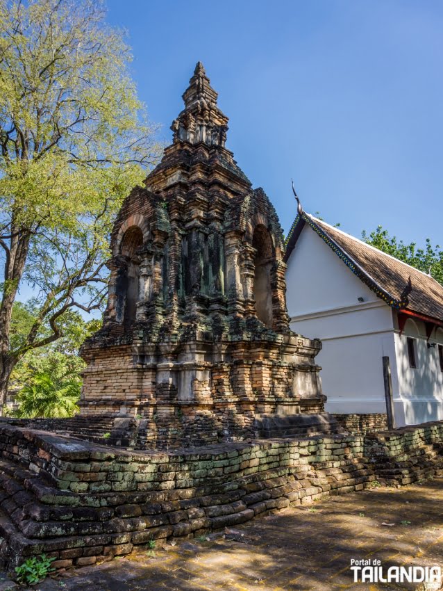 Ruinas históricas templo Chiang Mai