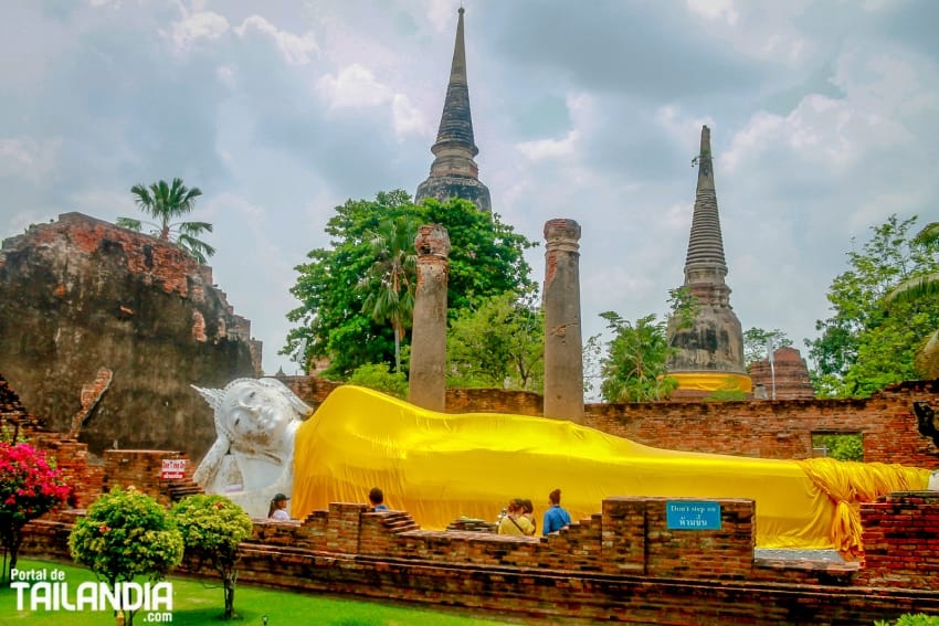 Buda reclinado Wat Yai Chai Mongkol de Ayutthaya