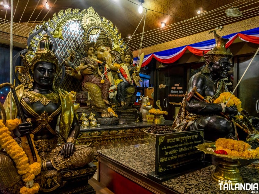 Pintoresco templo de Ganesha en Bangkok