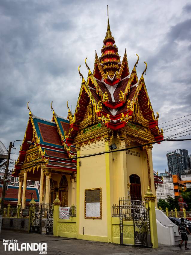 Recorriendo el templo Wat Huay Kwang