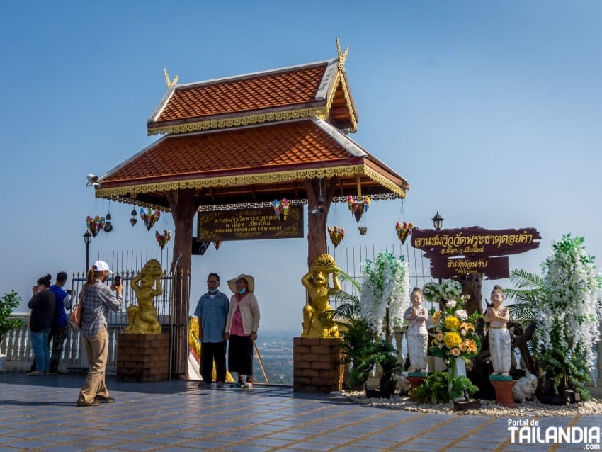 De visita al Wat Phra That Doi Kham