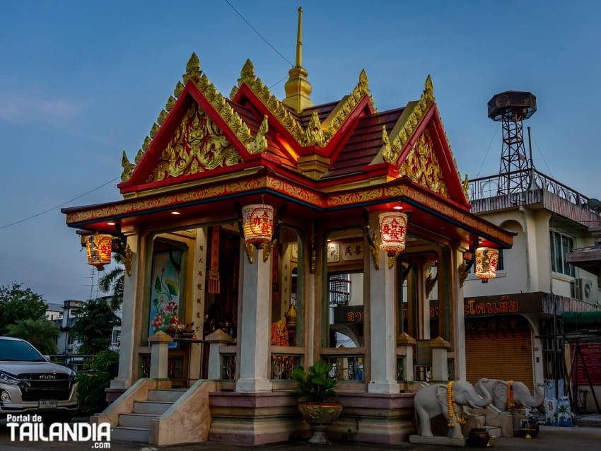 El santuario del pilar sagrado de Prakhon Chai, Lak Muang
