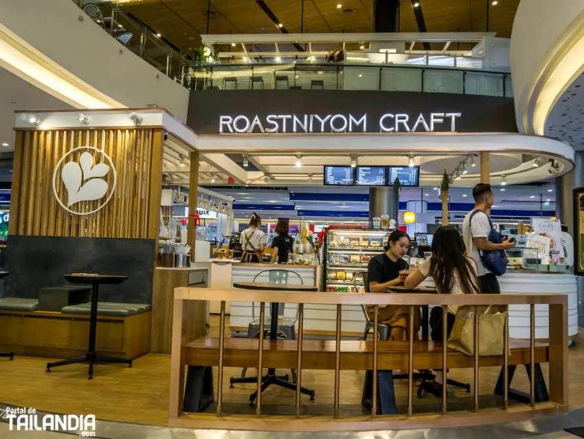 Café en el centro comercial Maya Chiang Mai