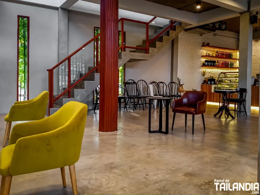 Espacio abierto en Hong Di Coffee de Bangkok