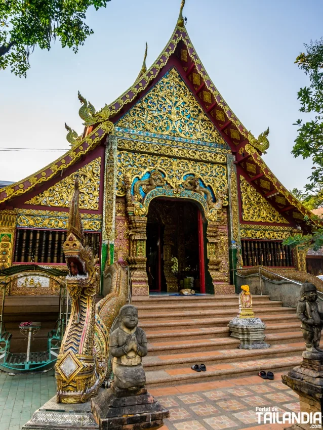 Puerta Templo Wat Chai Mongkhon de Chiang Mai