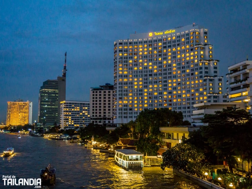 Apratamentos la lado del puente rey Taksin de Bangkok