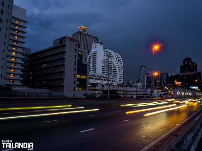 Autovía del puente Rey Taksin de Bangkok