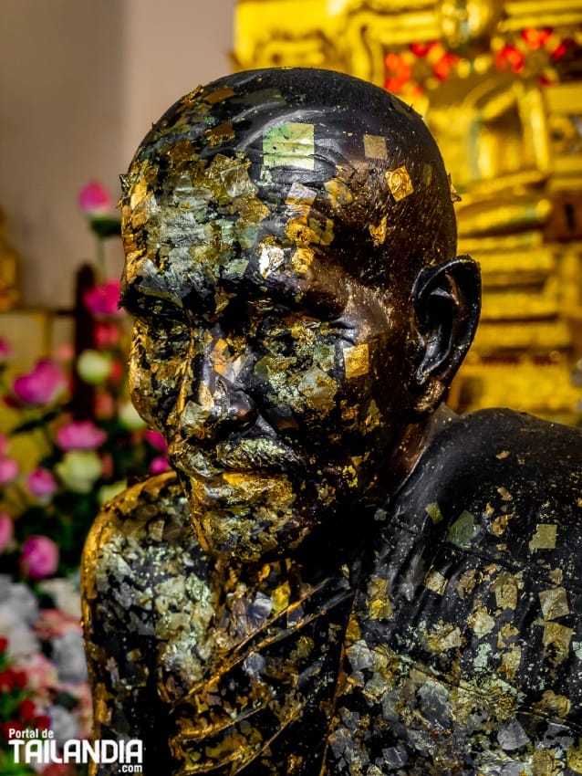 Buda del Templo Wat Kaew Fah Chulamanee de Bangkok