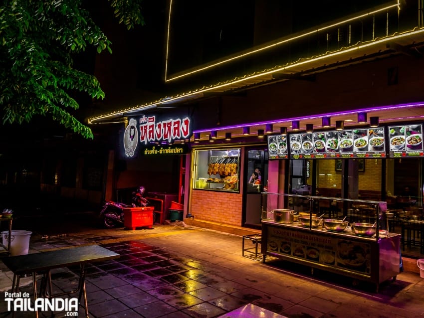 Cena nocturna en Bangkok